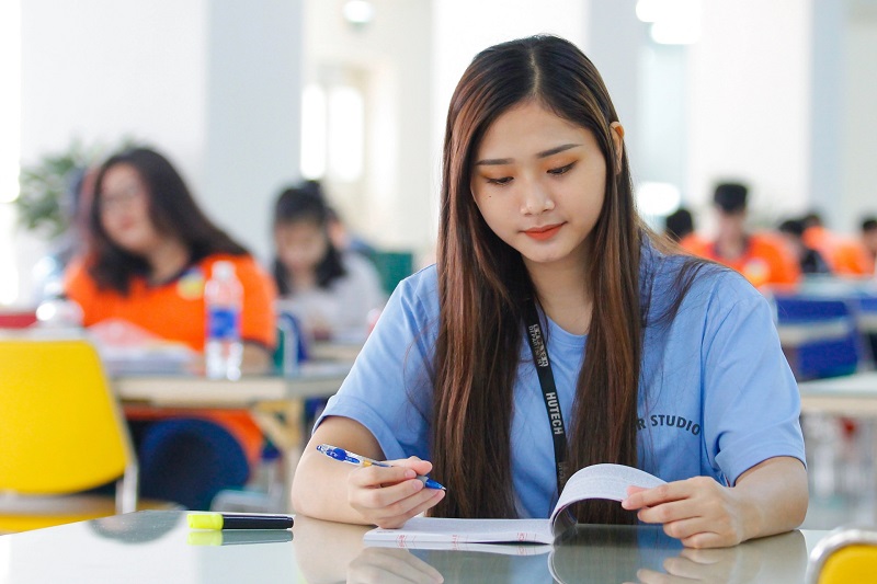 Giá trị bằng liên thông có khác bằng chính quy không? Giá trị bằng liên thông có khác bằng chính quy không?